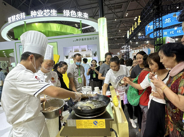 柠檬系列成“流量担当”潼南百款好物“亮相”西部农交会